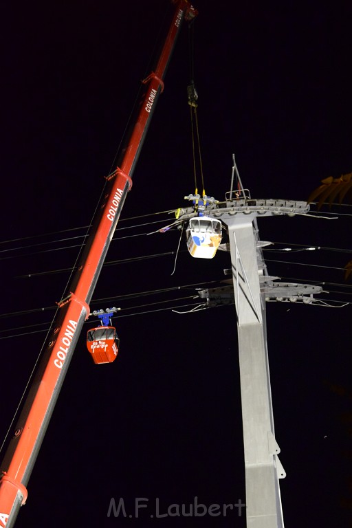 Koelner Seilbahn Gondel blieb haengen Koeln Linksrheinisch P957.JPG - Miklos Laubert